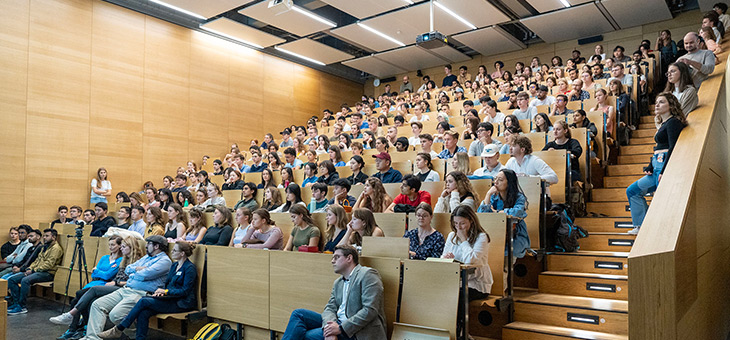 Mehr als 330 neue Studierende am Campus Straubing